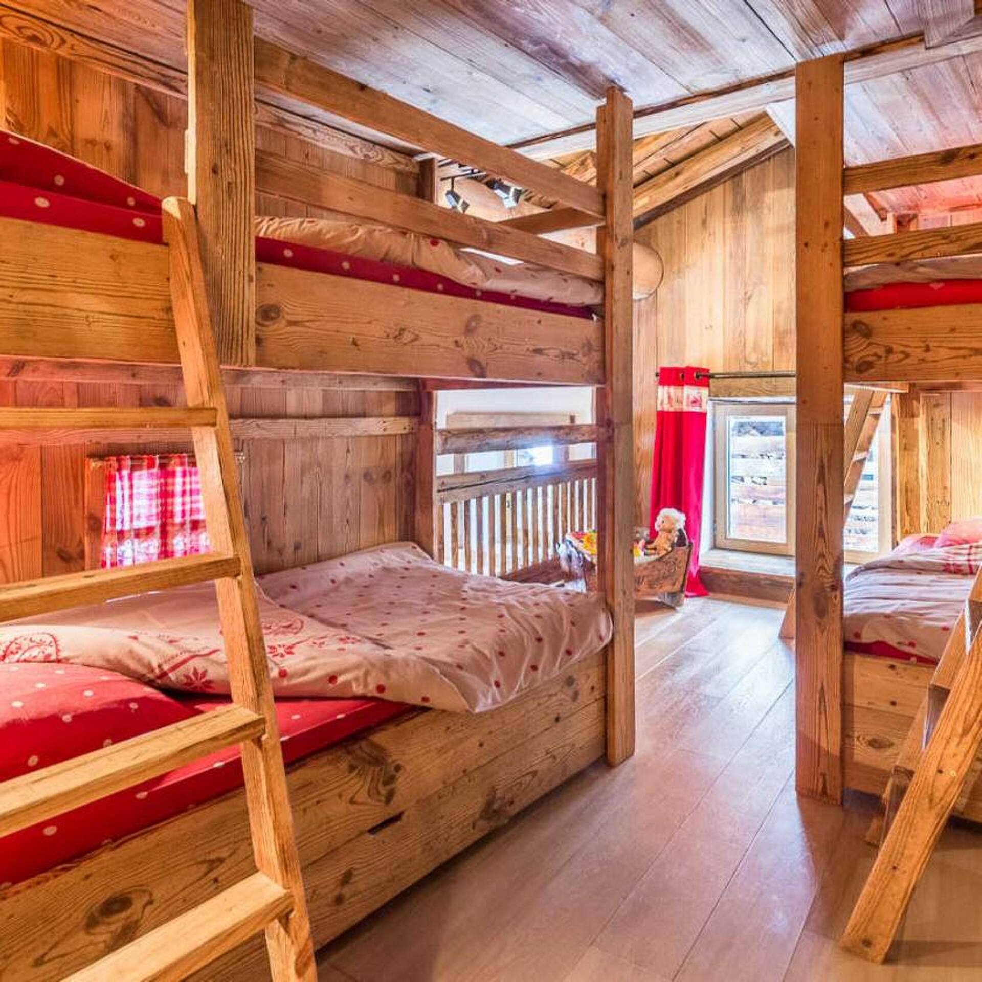 Chambre familiale avec lits superposés